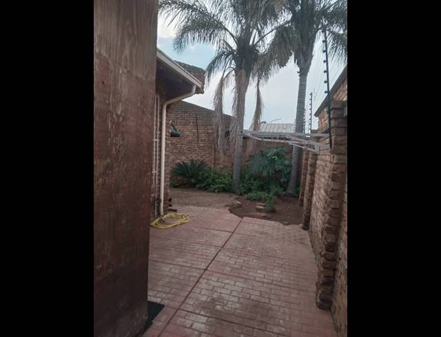 2 BEDROOM TOWNHOUSE FOR SALE IN EDELWEISS